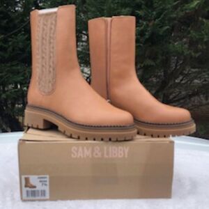 Boots - Zip Up . Women's Size: 7 1/2 ... Sam & Libby . New in Box